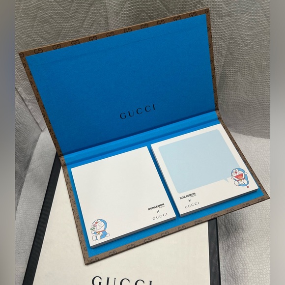 NEW GUCCI x DORAEMON MEMO PAD - Picture 3 of 7